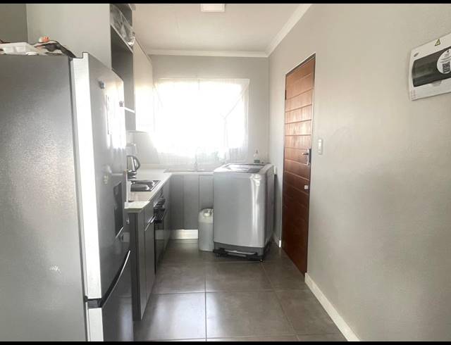 2 BEDROOM DUPLEX FOR SALE IN SINOVILLE